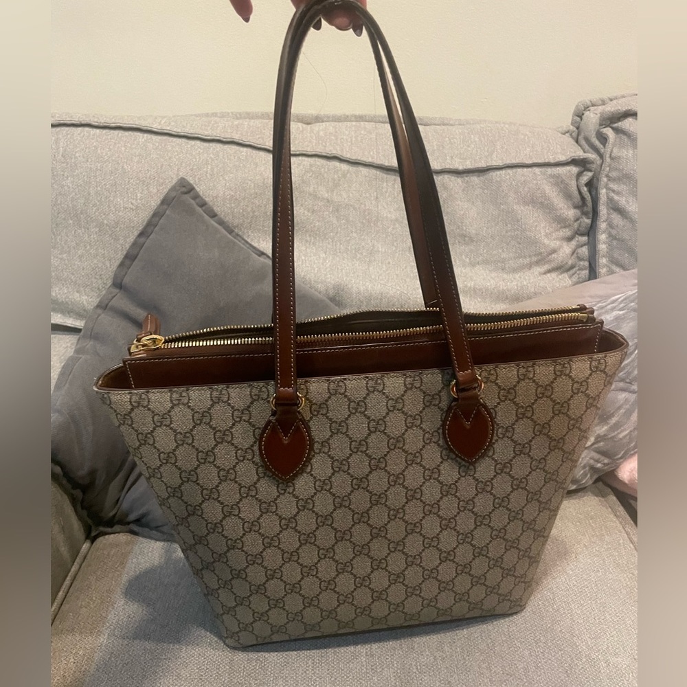 Gucci GG Supreme Canvas Tote 💯 Authentic